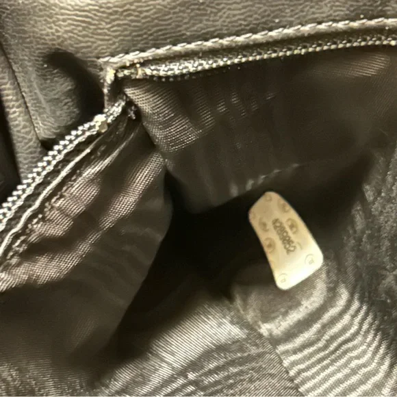 Chanel Caviar Timeless CC Cosmetic Pouch Black - Picture 9 of 10